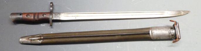 American 1917 pattern sword bayonet with some clear stamps to ricasso, 43cm fullered blade and