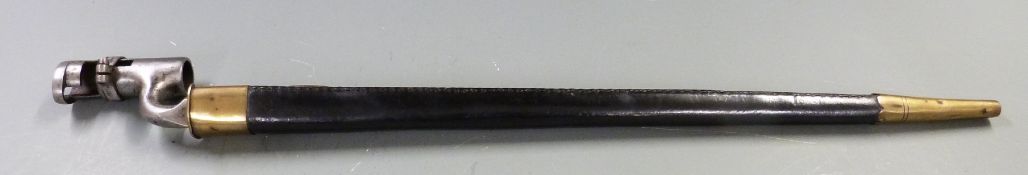 British 1853 pattern socket bayonet stamped E over crown 30 to 43cm blade and V SR12 169 to frog