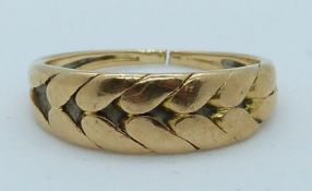 Victorian yellow metal keeper ring, 2.8g, size F/G