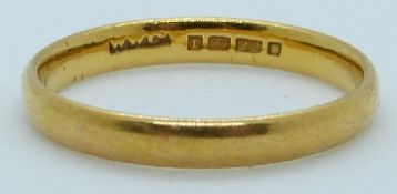 A 22ct gold wedding band/ ring, 2.7g, size N
