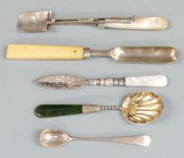 Georgian hallmarked silver marrow scoop with later handle, Edward VII hallmarked silver sugar