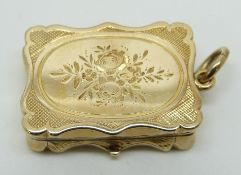 Victorian silver gilt vinaigrette with engraved chased decoration, 2.8 x 2cm