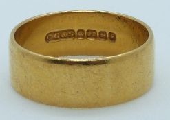A 22ct gold ring/ wedding band, 5.4g, size L