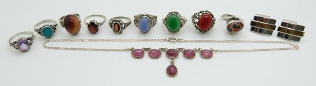 Nine silver rings set with agate, etc and a silver necklace set with topaz cabochons,