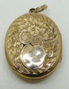 Victorian locket with chased decoration, 2.5 x 2cm