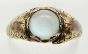 A yellow metal ring set with a moonstone cabochon, 2.2g, size L