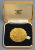 Royal Mint Queen Elizabeth Silver Jubilee gold plated commemorative coin, 45mm, cased