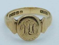 A 9ct gold signet ring, Birmingham 1931, 3.3g, size K