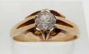 A 9ct gold ring set with paste, 3.8g, size S