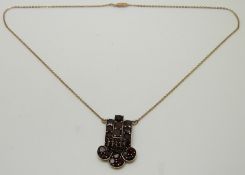 Victorian 9ct gold necklace set with bohemian cut garnets