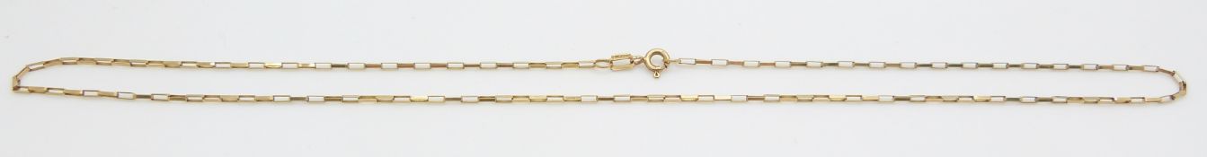 A 9ct gold necklace made up of rectangular links, 2.0g