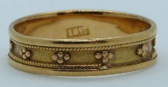 Victorian 18ct gold wedding band with beaded decoration, 2.3g, size N