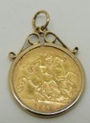 A 1913 gold half sovereign in 9ct gold pendant mount, 4.8g