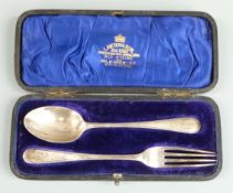 Cased Edward VII hallmarked silver presentation fork and spoon set, Sheffield 1901, weight 44g,