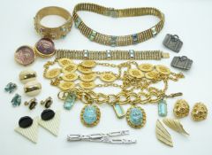 A collection of jewellery including Hollywood bracelet, Trifari necklace, David Hill earrings,