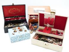 A collection of costume jewellery including Sphinx brooch, cameo brooch, agate pendants etc