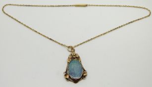 A 9ct gold pendant set with an opal triplet, 5.7g
