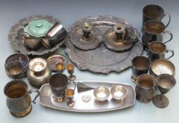 Plated ware including a heavy circular salver, diameter 38cm, dish, tankards, pair of chambersticks,