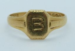 An 18ct gold signet ring, Chester 1936, 2.7g, size L