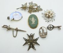 Three filigree brooches, Wedgwood brooch, silver brooch set with pearls, Lume pendant etc
