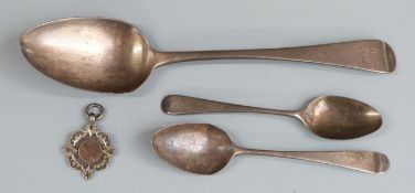 Georgian hallmarked silver table spoon, London 1815, two Georgian hallmarked silver teaspoons and