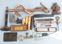 Quantity of collectables to include Days Patent candle fan or screen, snake handle tools, keen razor