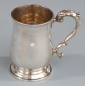 Victorian hallmarked silver baluster shaped pint tankard, London 1898 maker Edward Barnard & Sons