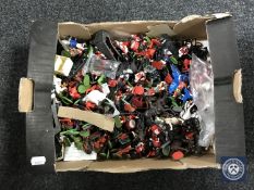 A box of a large quantity of plastic and lead soldiers,