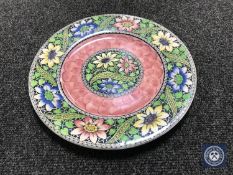 A Maling circular plaque : Lace, numbered 6330, diameter 28 cm.