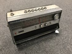 A vintage radio : Sanyo Campanetta.