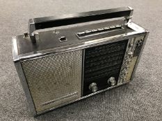 A vintage radio : Sanyo Trans World transistor.