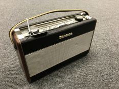 A vintage radio : Roberts, model R 404.