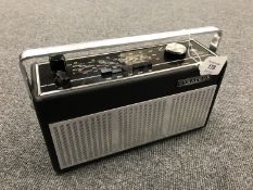 A vintage radio : Dynatron Escort.