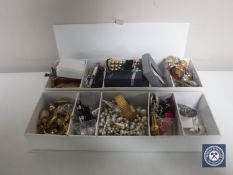 A tray of various costume jewellery