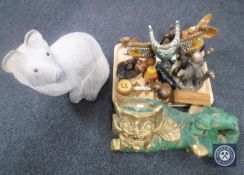 A tray of assorted wooden figures and ornaments, large wooden foo dog,