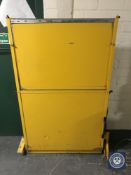 A folding metal porta-ramp