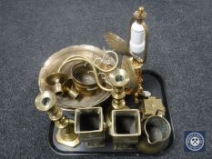 A tray of brass light fitting,