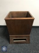 A square teak planter
