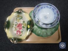 A tray of early 20th century transfer printed bowls,