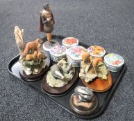 A tray of five lidded china trinket boxes,