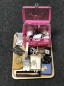 A tray of a quantity of assorted costume jewellery