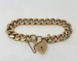 Weekly sale of antiques and collectables