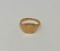 A gent's gold signet ring, marks rubbed CONDITION REPORT: 7.