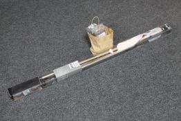 A bay window curtain pole set