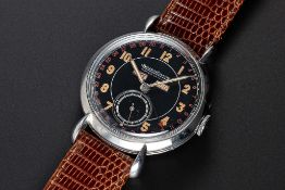 A RARE GENTLEMAN'S LARGE SIZE STAINLESS STEEL JAEGER LECOULTRE TRIPLE CALENDAR WRIST WATCH CIRCA