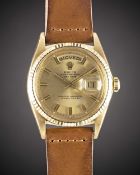 A GENTLEMAN'S 18K SOLID YELLOW GOLD ROLEX OYSTER PERPETUAL DAY DATE 
