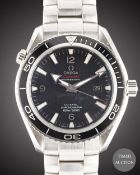 A GENTLEMAN'S STAINLESS STEEL OMEGA SEAMASTER PROFESSIONAL PLANET OCEAN CO AXIAL CHRONOMETER