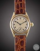 A GENTLEMAN'S 9CT SOLID GOLD ROLEX OYSTER CHRONOMETER WRIST WATCH CIRCA 1930s, REF. 2574 Movement: