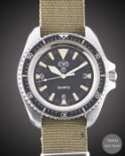 A GENTLEMAN'S STAINLESS STEEL BRITISH MILITARY CWC QUARTZ ROYAL NAVY MARINES DIVERS WRIST WATCH