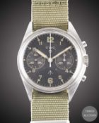 A GENTLEMAN'S STAINLESS STEEL BRITISH MILITARY CWC ROYAL NAVY CHRONOGRAPH WRIST WATCH DATED 1980,